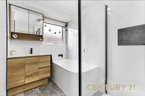 Property photo of 8 Canungra Close Hampton Park VIC 3976