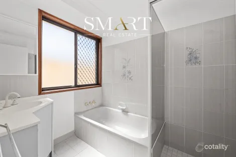 Property photo of 21 Gooding Drive Coombabah QLD 4216