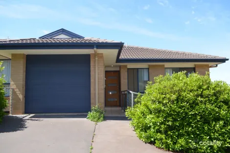 4/157 William St, Young, NSW 2594