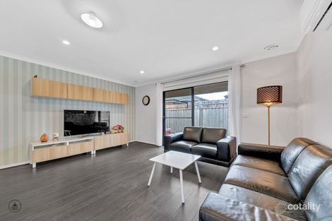 Property photo of 15 Elsham Grove Truganina VIC 3029