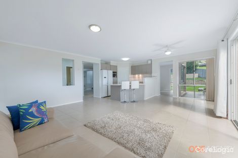 Property photo of 27 Warburton Close Macquarie Hills NSW 2285