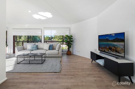Property photo of 3 Willowin Close Green Point NSW 2251
