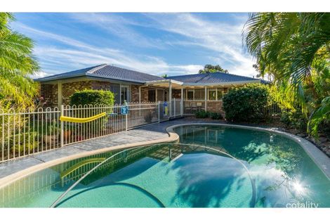 Property photo of 23 Lakeshore Drive Helensvale QLD 4212