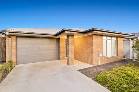 Property photo of 26 Cabernet Way Pakenham VIC 3810