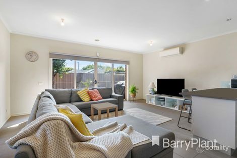 Property photo of 2/1 Penn Close Werribee VIC 3030