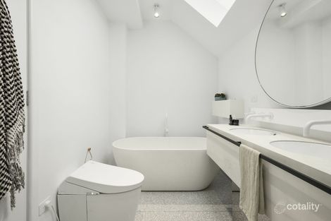 Property photo of 31 Pine Avenue Elwood VIC 3184