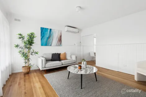 Property photo of 10 Mercury Crescent Newcomb VIC 3219