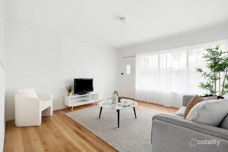 Property photo of 10 Mercury Crescent Newcomb VIC 3219