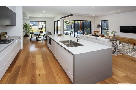 Property photo of 21 Eleventh Avenue St Lucia QLD 4067