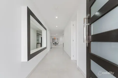 Property photo of 19 Adventure Crescent Roxburgh Park VIC 3064