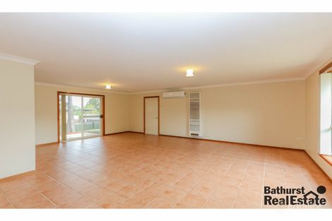 Property photo of 10 Mooney Valley Place West Bathurst NSW 2795