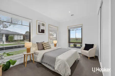 Property photo of 45 Beachside Crescent Point Cook VIC 3030