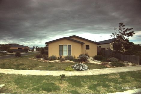 37 Newbay Cl, Barwon Heads, VIC 3227