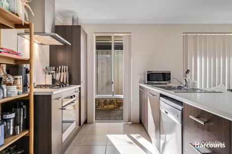 25 Vignerons Loop, Hocking, WA 6065