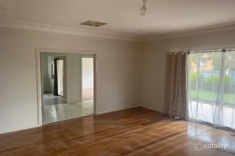 Property photo of 11 Craigielea Avenue St Albans VIC 3021