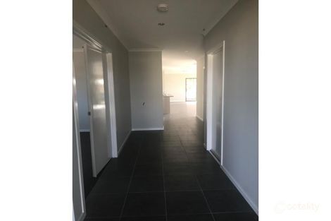 Property photo of 10 Silage Way Wyndham Vale VIC 3024