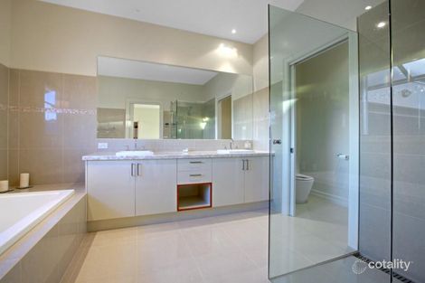 Property photo of 80 Sunset Drive Chirnside Park VIC 3116