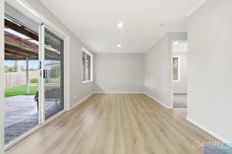 Property photo of 8 Sandra-Ann Drive Edens Landing QLD 4207