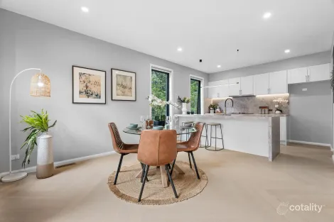 Property photo of 2/215 Highfield Road Camberwell VIC 3124