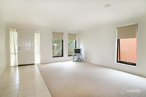 Property photo of 27 St Michaels Place Lake Gardens VIC 3355