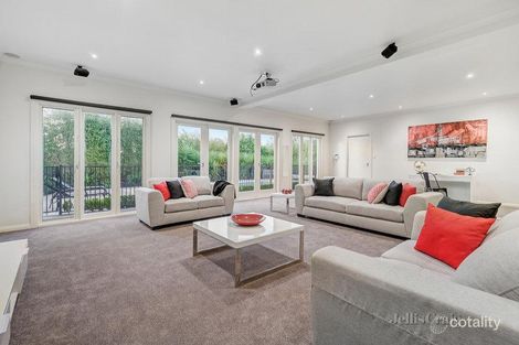 Property photo of 4 Nightingale Close Donvale VIC 3111