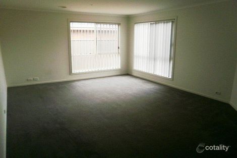 Property photo of 3 Yalding Place Deer Park VIC 3023