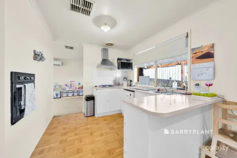Property photo of 12 Nana Walk Narre Warren South VIC 3805