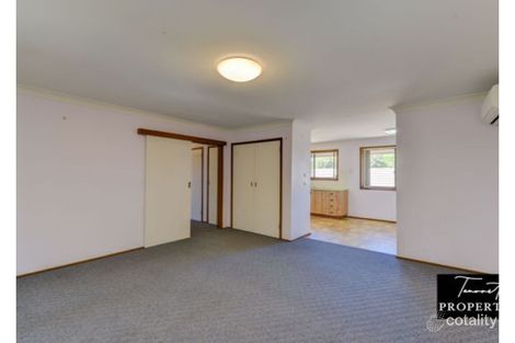 Property photo of 3/4 Illoura Street Hillvue NSW 2340