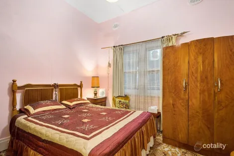 Property photo of 25 Pascoe Avenue Strathmore VIC 3041