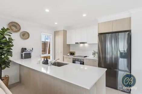 Property photo of 9/31 Miller Boulevard Lawnton QLD 4501
