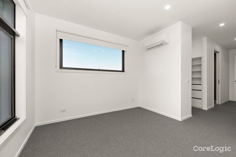 Property photo of 5 Woodswallow Entrance Sunshine North VIC 3020