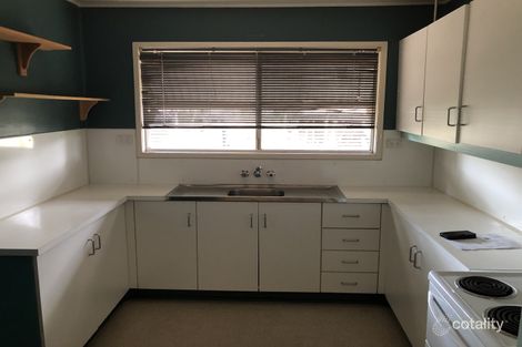 Property photo of 32 Middle Crescent Dysart QLD 4745