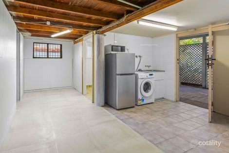 Property photo of 16 Parker Street Labrador QLD 4215