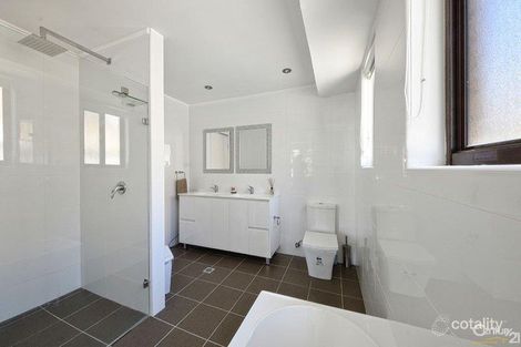 Property photo of 5 Goolagong Place Menai NSW 2234