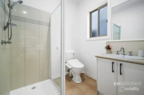 Property photo of 17 Copeland Crescent Point Cook VIC 3030
