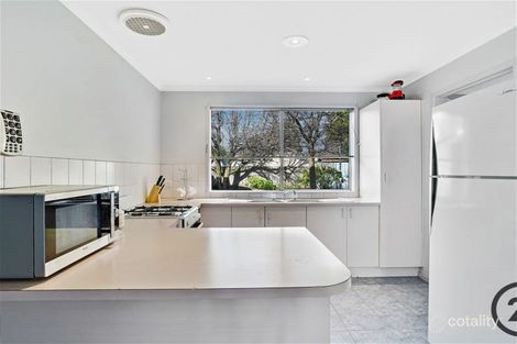 Property photo of 8 Crystal Gardens Cranbourne West VIC 3977