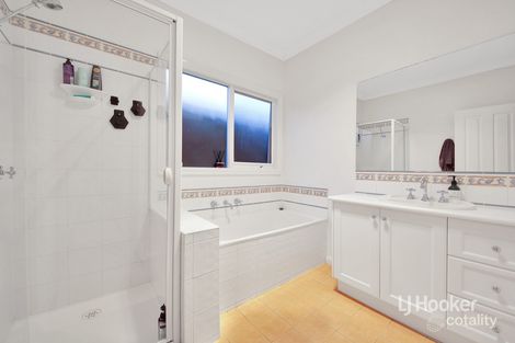 Property photo of 52 Foxwood Drive Point Cook VIC 3030