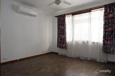 Property photo of 86 Duff Street Cranbourne VIC 3977