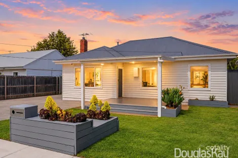 11 Huddersfield Rd, Deer Park, VIC 3023