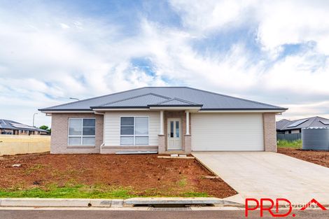 Property photo of 3 Evesham Circuit North Tamworth NSW 2340