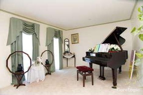 Property photo of 11 Gellion Place Roxburgh Park VIC 3064