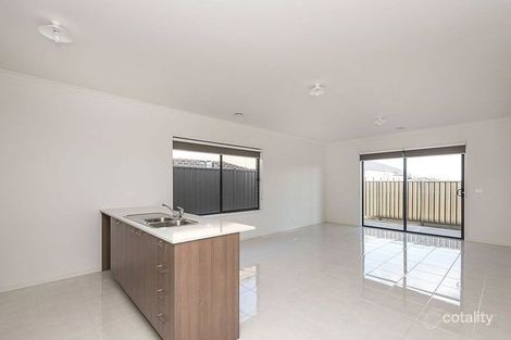 Property photo of 8 Fiona Road Cobblebank VIC 3338