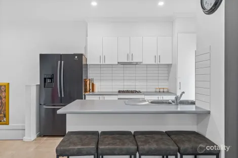 Property photo of 45 Nugget Way Cranbourne East VIC 3977