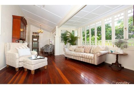 Property photo of 75 Chermside Road Newtown QLD 4305