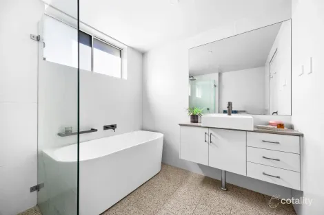 Property photo of 24/10 Henrietta Street Waverley NSW 2024