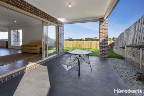 Property photo of 25 Kensington Square Drouin VIC 3818