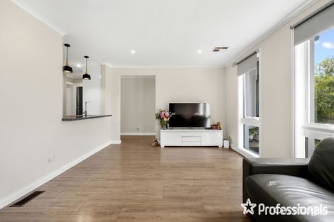 Property photo of 37 Landscape Drive Mooroolbark VIC 3138