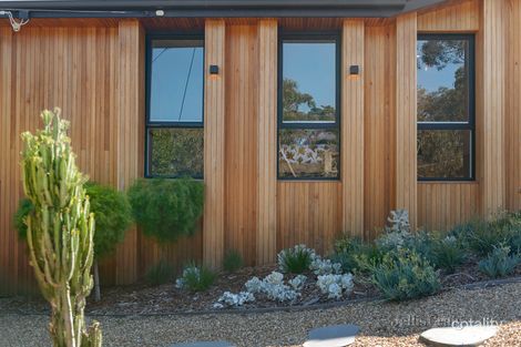 Property photo of 135 Franklin Street Eltham VIC 3095
