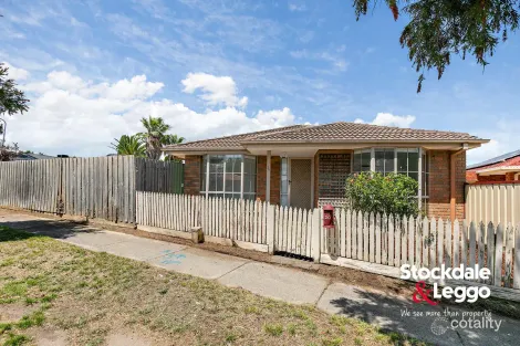 Property photo of 20 Manuka Place Meadow Heights VIC 3048