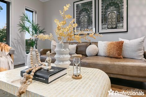 Property photo of 109 Oakview Parade Caroline Springs VIC 3023